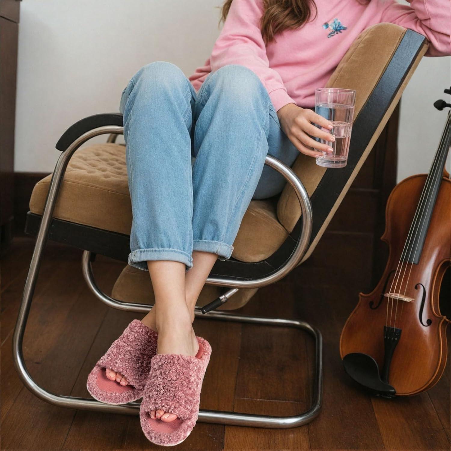 EverFoams Women’s Fashionable Open-toe Slippers with Cozy Plush Non-Slip Sole(Blush Pink)