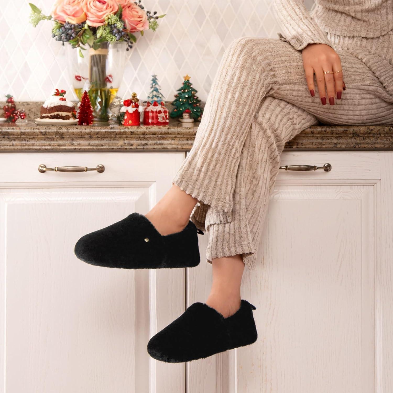 EverFoams Women’s Closed Back Slippers Fuzzy Faux Wool Soft Lightweight Non Slip House Shoes(Dark Black)