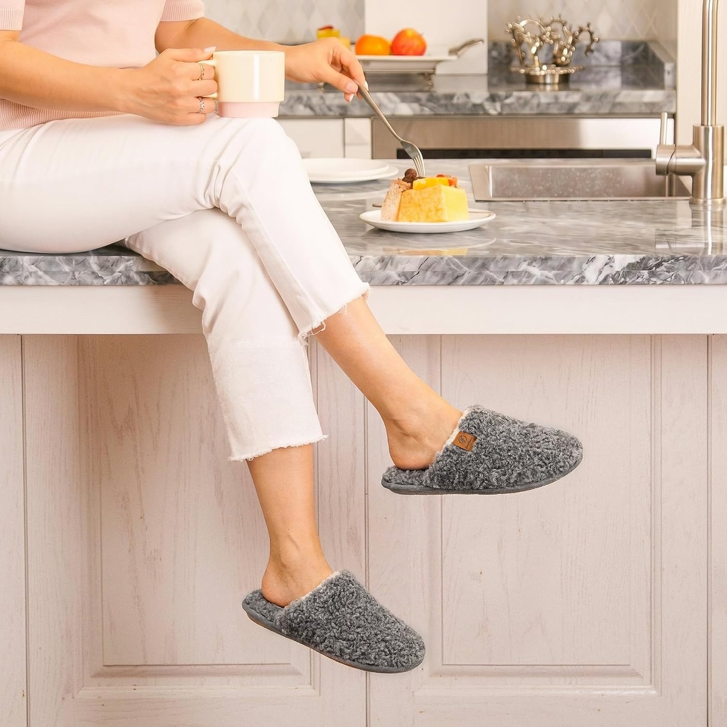 EverFoams Women’s Fuzzy Slippers Warm Cozy Memory Foam Indoor House Shoes(Oxford Gray)