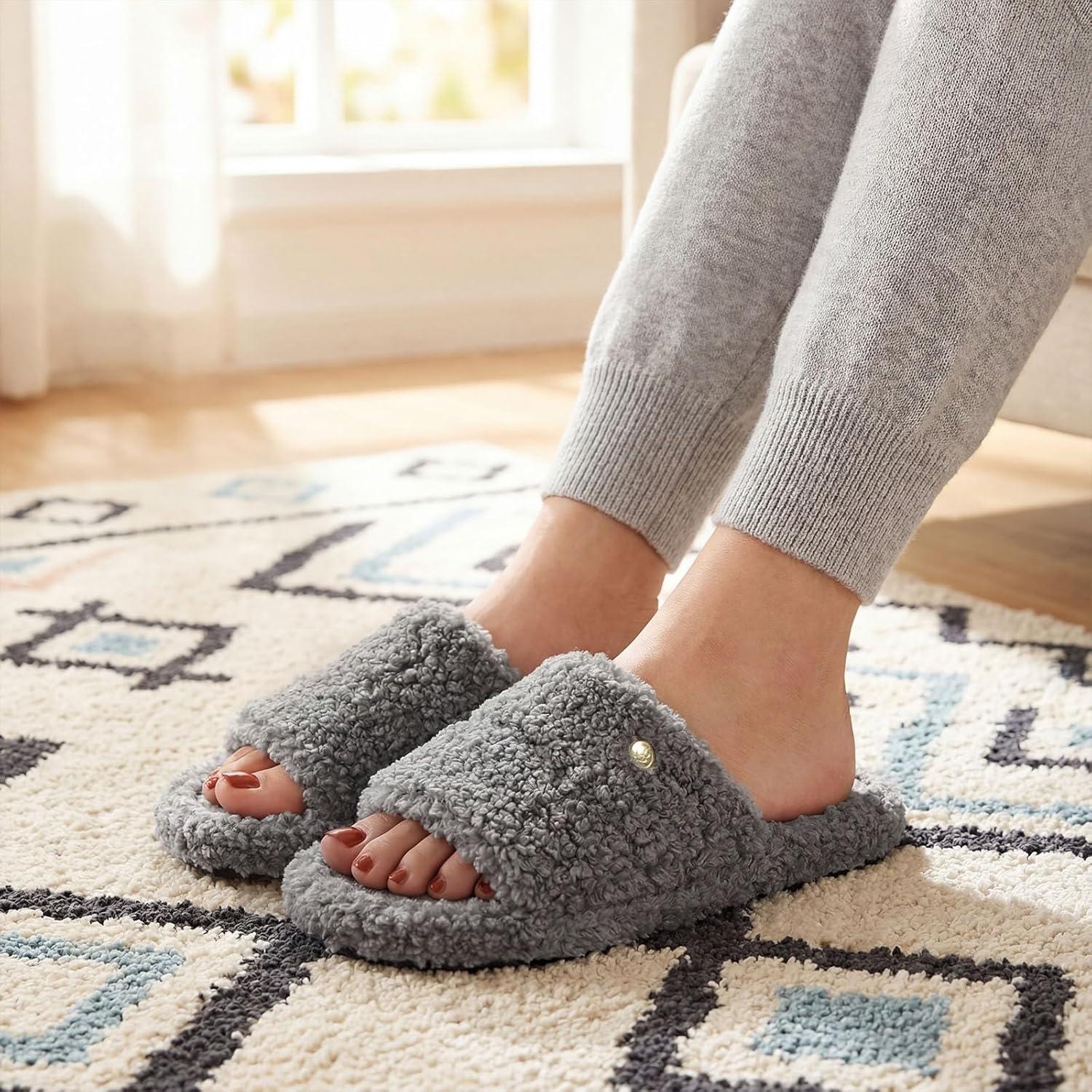 EverFoams Women’s Fuzzy Open Toe Slippers Comfy Soft Memory Foam Indoor House Shoes(Ash Gray)